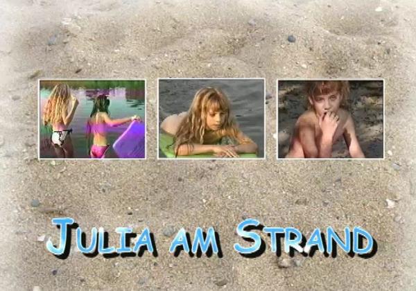 Julia am Strand